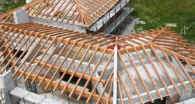 fase di costruzione tetto legno